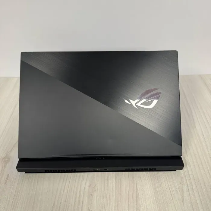 Ігровий ноутбук Б-клас Asus ROG Zephyrus S15 GX531GW / 15.6" (1920x1080) IPS / Intel Core i7-8750H (6 (12) ядер по 2.2 - 4.1 GHz) / 16 GB DDR4 / 512 GB SSD NVMe / nVidia GeForce RTX 2070 Max-Q, 8 GB GDDR6, 256-bit / WebCam б/в - зображення 3