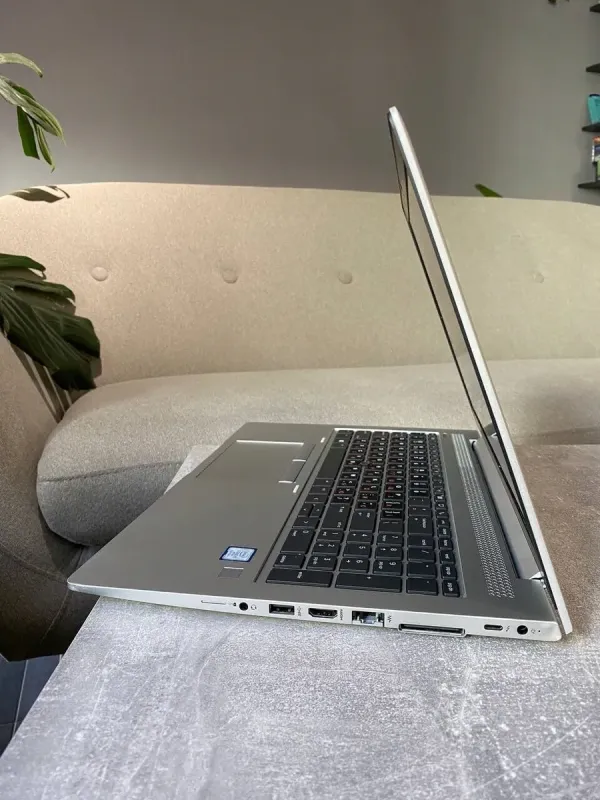 Ультрабук HP EliteBook 850 G6 / 15.6" (1920x1080) TN / Intel Core i5-8365U (4 (8) ядра по 1.6 - 4.1 GHz) / 16 GB DDR4 / 256 GB SSD M.2 / Intel UHD Graphics / WebCam / Win 10 б/в - зображення 5