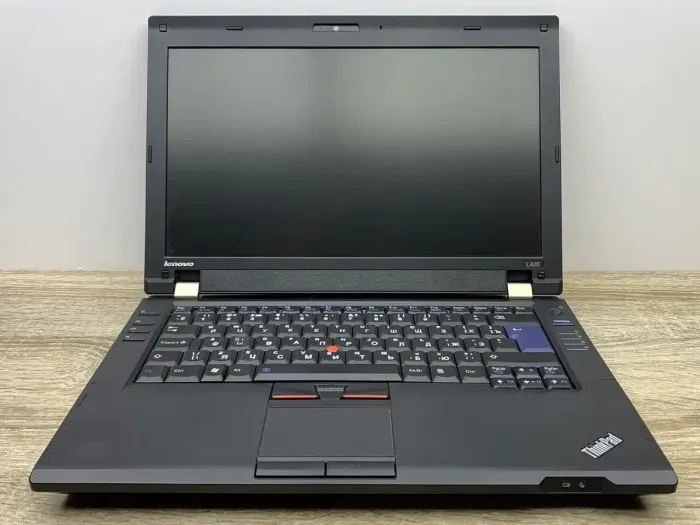 Ноутбук Б-клас Lenovo ThinkPad L420 / 14" (1366x768) TN / Intel Core i5-2410M (2 (4) ядра по 2.3 - 2.9 GHz) / 8 GB DDR3 / 240 GB SSD / Intel HD Graphics 3000 / WebCam б/в - зображення 3