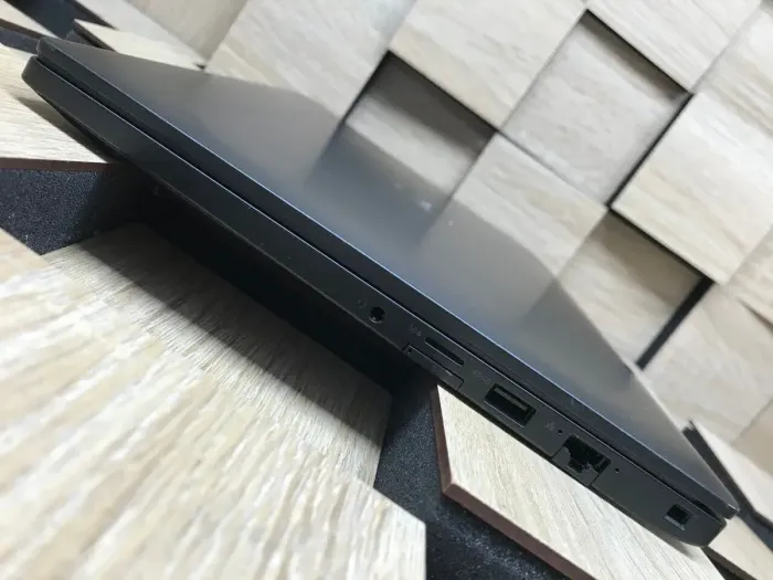 Ноутбук Б-клас Dell Latitude 7480 / 14" (1920x1080) IPS / Intel Core i5-7300U (2 (4) ядра по 2.6 - 3.5 GHz) / 8 GB DDR4 / 256 GB SSD M.2 / Intel HD Graphics 620 / WebCam б/в - зображення 6