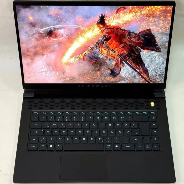 Ігровий ноутбук Б-класу Dell Alienware m15 R6 / 15,6" (2560x1440) IPS / Intel Core i7-11800H (8 (16) ядер 2.3 - 4.6 GHz) / 32 GB DDR4 / 1000 GB SSD / nVidia GeForce RTX 3060, 6 GB GDDR6, 192-bit / WebCam б/в - зображення 3