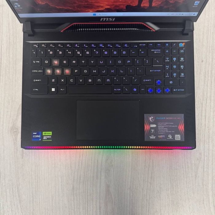 Ігровий ноутбук Б-класу MSI Raider GE68 HX 14VGG / 16" (1920×1200) IPS / Intel Core i9-14900HX (24 (32) ядра по 2,2 - 5,7 ГГц) / 32 ГБ DDR5 / 1000 ГБ SSD NVMe / nVidia GeForce RTX 4070, 8 ГБ GDDR6, 128-біт / Веб-камера б/в - зображення 3