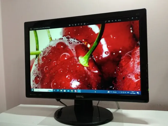 Монітор Б-клас BenQ GL951AM / 19" (1440x900) TN / VGA, Audio / VESA 100x100 / Вбудовані колонки 2x 1W б/в - зображення 2