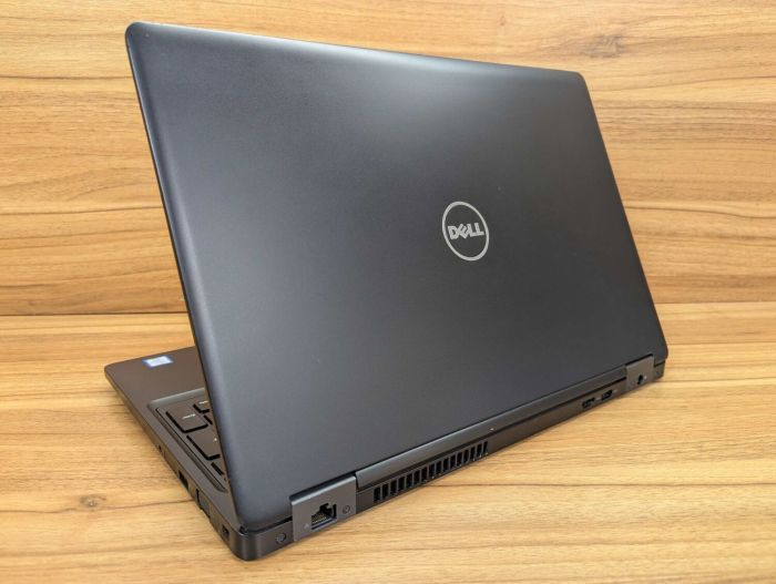 Ноутбук Б-клас Dell Latitude 5580 / 15.6" (1366x768) TN / Intel Core i5-7300U (2 (4) ядра по 2.6 - 3.5 GHz) / 8 GB DDR4 / 240 GB SSD / Intel HD Graphics 620 / WebCam / HDMI / Windows 10 б/в - зображення 9