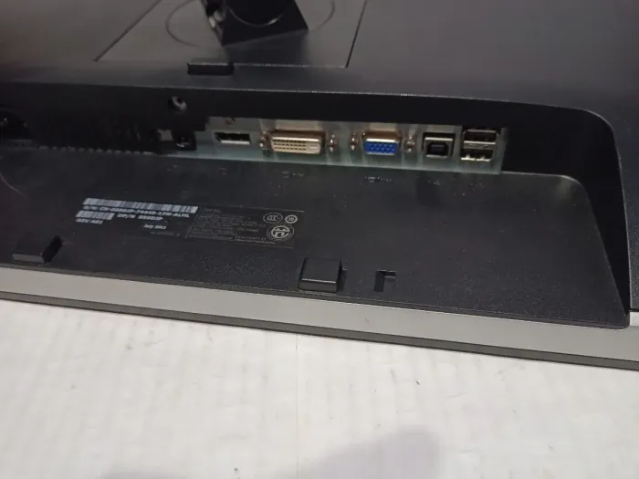 Монітор Б-клас Dell UltraSharp U2312HMt / 23" (1920x1080) IPS / 1x DVI, 1x VGA, 1xDP, 4x USB 2.0, 1x USB Type-B / VESA 100x100  б/в - зображення 8