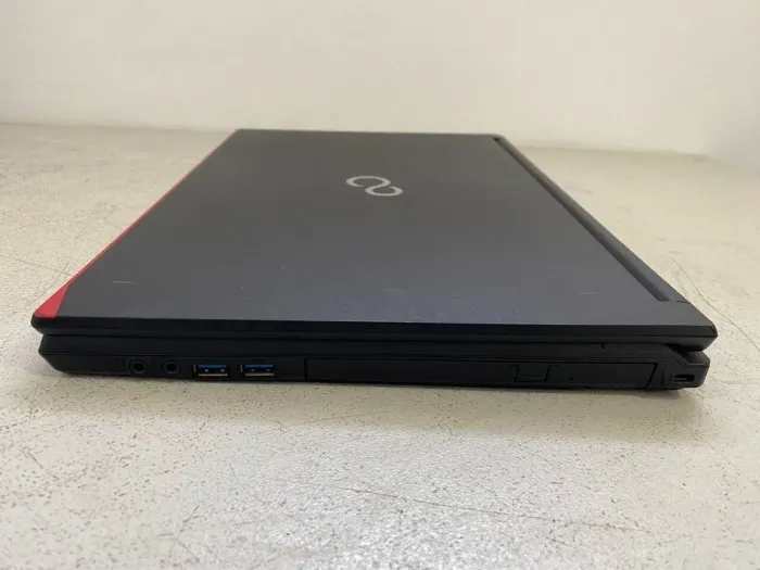 Ноутбук Б-клас Fujitsu LifeBook E554 / 15.6" (1920x1080) IPS / Intel Core i5-4210M (2 (4) ядра по 2.6 - 3.2 GHz) / 8 GB DDR3 / 240 GB SSD / Intel HD Graphics 4600 / WebCam б/в - зображення 6