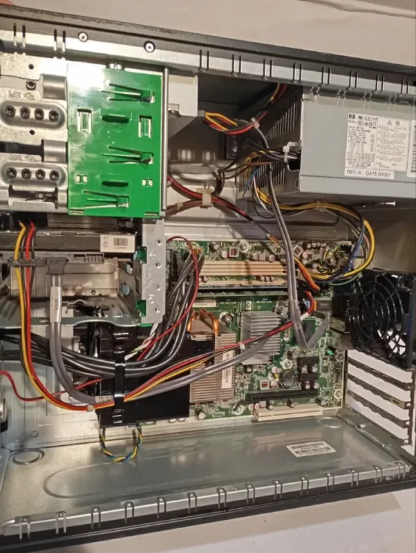 ПК Б-клас HP Compaq 6000 Pro Tower / Intel Core 2 Quad Q8300 (4 ядра по 2.5 GHz) / 8 GB DDR3 / 250 GB HDD / Intel GMA 4500 / DVD-RW б/в - зображення 6