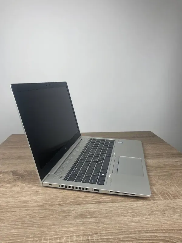 Ультрабук HP EliteBook 850 G5 / 15.6" (1920x1080) TN / Intel Core i5-8350U (4 (8) ядра по 1.7 - 3.6 GHz) / 8 GB DDR4 / 256 GB SSD / Intel UHD Graphics 620 / WebCam / Win 10 Pro б/в - зображення 4