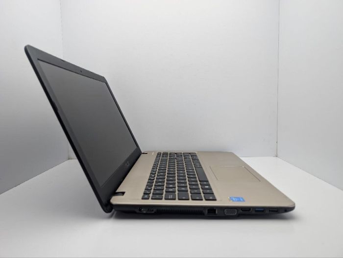 Ноутбук Asus R540L / 15.6" (1366x768) TN / Intel Core i3-4005U (2 (4) ядра по 1.7 GHz) / 8 GB DDR3 / 120 GB SSD / Intel HD Graphics 4400 / WebCam / DVD-ROM б/в - зображення 4