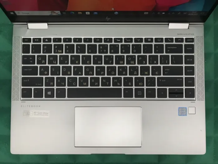 Ноутбук-трансформер Б-клас HP EliteBook x360 1040 G5 / 14" (1920x1080) IPS Touch / Intel Core i5-8250U (4 (8) ядра по 1.6 - 3.4 GHz) / 8 GB DDR4 / 256 GB SSD M.2 / Intel UHD Graphics 620 / WebCam / Fingerprint / USB 3.1 / HDMI б/в - зображення 4