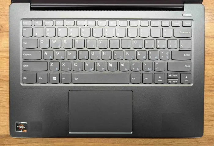 Ультрабук Lenovo IdeaPad 530s-14ARR / 14" (1920x1080) IPS / AMD Ryzen 5-2500U (4 (8) ядра по 2.0 - 3.6 GHz) / 8 GB DDR4 / 256 GB SSD / AMD Radeon Vega 8 Graphics / WebCam / Windows 10 б/в - зображення 3