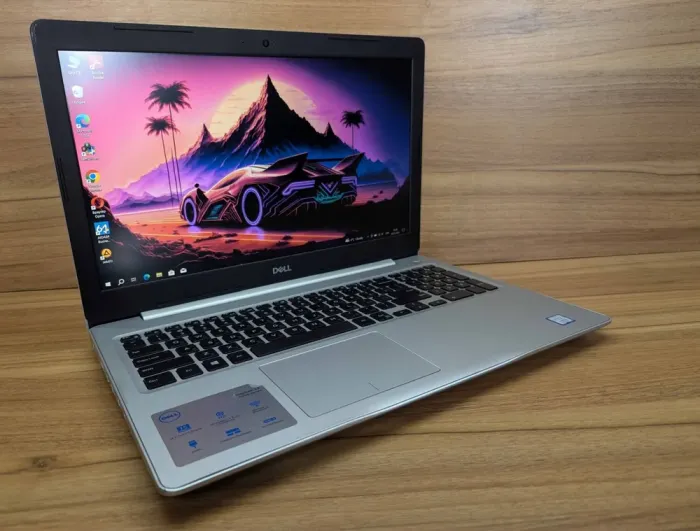 Ноутбук Dell Inspiron 5570 / 15.6" (1920x1080) IPS / Intel Core i5-8250U (4 (8) ядра по 1.6 - 3.4 GHz) / 16 GB DDR4 / 480 GB SSD / Intel UHD Graphics 620 / WebCam / Windows 10 б/в - зображення 4