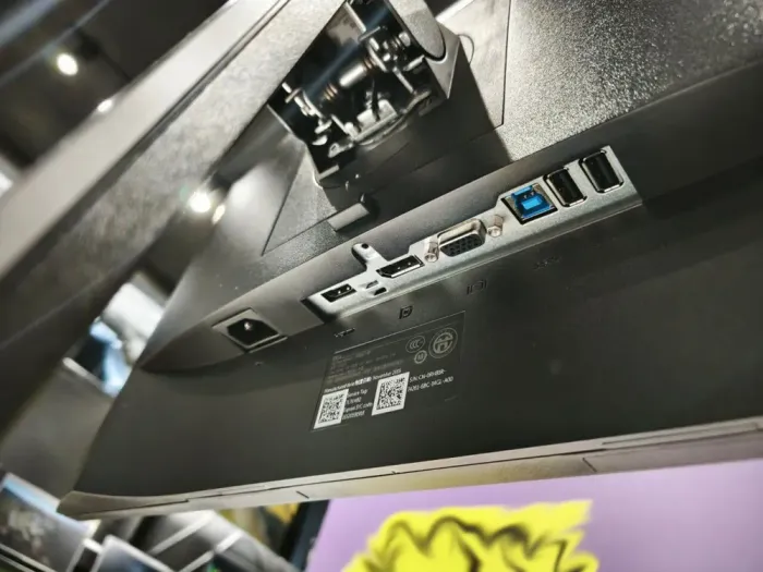 Монітор Dell P2217H / 22" (1920x1080) IPS / 1x HDMI, 1x DP, 1x VGA, 2x USB 3.0, 2x USB 2.0 б/в - зображення 4