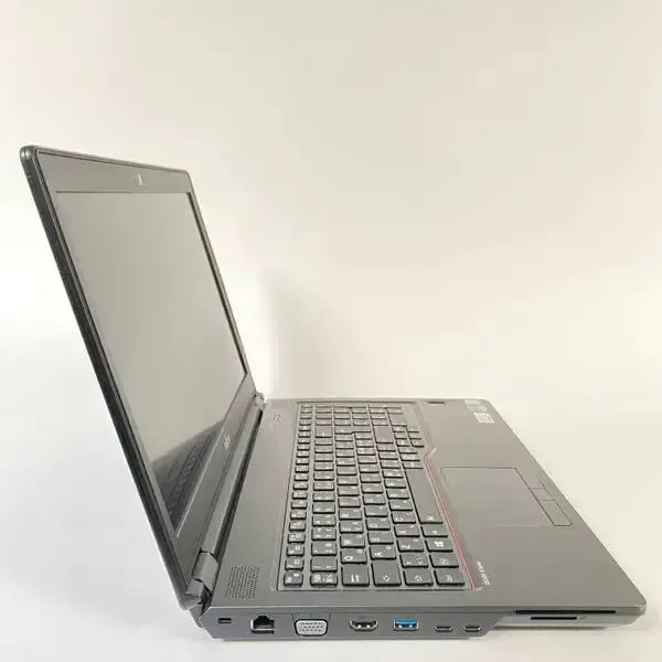 Мобільна робоча станція Б-клас Fujitsu Celsius H780 / 15.6" (1920x1080) IPS / Intel Core i7-8850H (6 (12) ядер по 2.6 - 4.3 GHz) / 16 GB DDR4 / 512 GB SSD / nVidia Quadro P2000, 4 GB GDDR5, 128-bit / WebCam / Fingerprint б/в - зображення 3
