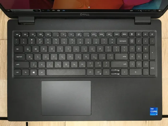 Ноутбук Б-клас Dell Latitude 3520 / 15.6" (1920x1080) IPS / Intel Core i5-1135G7 (4 (8) ядра по 2.4 - 4.2 GHz) / 8 GB DDR4 / 256 GB SSD M.2 / Intel Iris Xe Graphics / WebCam / USB 3.2 / HDMI / Windows 10 б/в - зображення 4