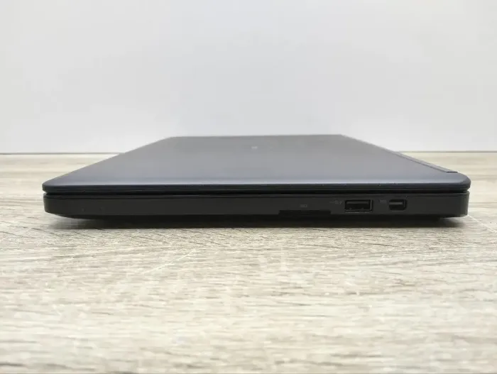 Нетбук Б-клас Dell Latitude E5250 / 12.5" (1366x768) TN / Intel Core i5-5300U (2 (4) ядра по 2.3 - 2.9 GHz) / 8 GB DDR3 / 240 GB SSD / Intel HD Graphics 5500 / WebCam б/в - зображення 6