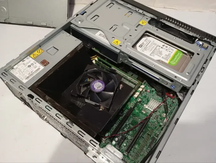 ПК Б-клас Lenovo ThinkCentre M83 SFF / Intel Core i3-4130 (2 (4) ядра по 3.4 GHz) / 8 GB DDR3 / 500 GB HDD / Intel HD Graphics 4400 / DVD-RW + USB-флешка 64 GB б/в - зображення 5