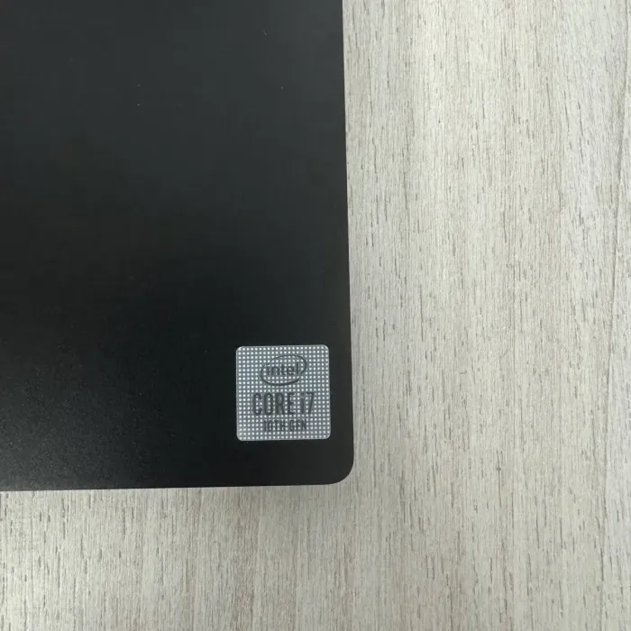 Ігровий ноутбук Razer Blade 15 RZ09-0330 / 15,6" (1920x1080) IPS / Intel Core i7-10875H (8 (16) ядер по 2,3 - 5,1 ГГц) / 16 ГБ DDR4 / 512 ГБ SSD NVMe / nVidia GeForce RTX 2070 Max-Q, 8 ГБ GDDR6, 256-біт / Веб-камера б/в - зображення 5