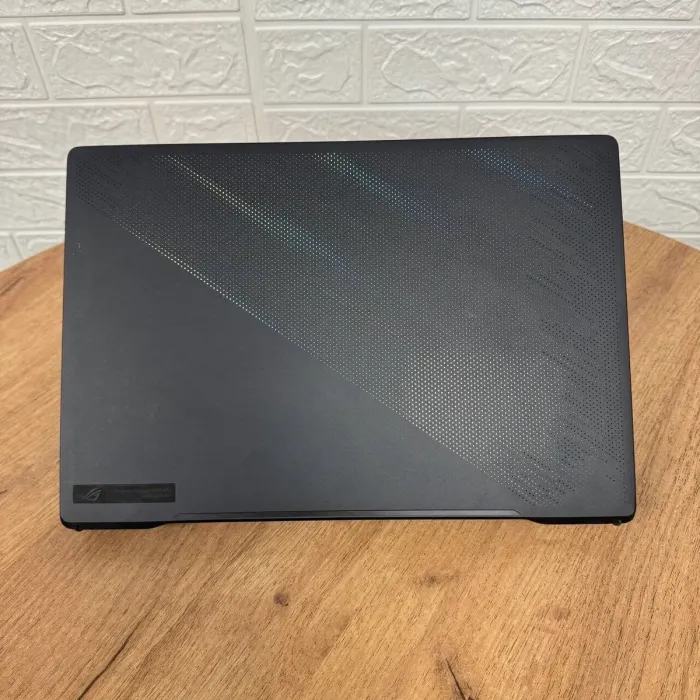 Ігровий ноутбук Б-клас Asus ROG Zephyrus M16 GU603ZW / 16" (2560x1600) IPS / Intel Core i9-12900H (14 (20) ядер по 3.8 - 5.0 GHz) / 24 GB DDR5 / 1000 GB SSD / nVidia GeForce RTX 3070 Ti, 8 GB GDDR6, 256-bit / WebCam б/в - зображення 3