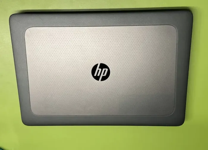 Робоча станція HP ZBook 15 G3 / 15.6" (1920x1080) TN / Intel Core i7-6700HQ (4 (8) ядра по 2.6 - 3.5 GHz) / 16 GB DDR4 / 256 GB SSD / nVidia Quadro M1000M, 2 GB GDDR5, 128-bit / WebCam / Windows 10 PRO Lic б/в - зображення 2