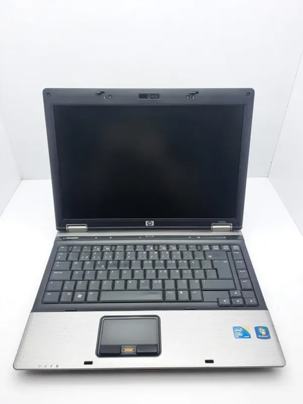 Ноутбук Б-клас HP Compaq 6530b / 14.1" (1440x900) TN / Intel Core 2 Duo P8700 (2 ядра по 2.53 GHz) / 4 GB DDR3 / 250 GB HDD / Intel HD Graphics / WebCam б/в - зображення 2