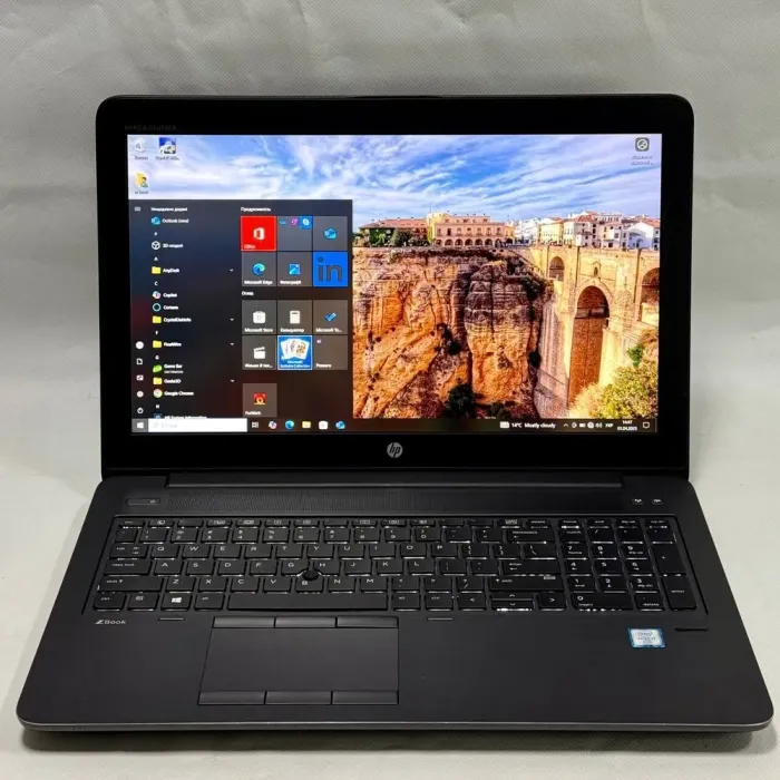 Мобільна робоча станція HP ZBook 15 G3 / 15.6" (1920x1080) TN / Intel Core i7-6820HQ (4 (8) ядра по 2.7 - 3.6 GHz) / 16 GB DDR4 / 512 GB SSD / nVidia Quadro M1000M, 2 GB GDDR5, 128-bit / WebCam / HDMI / Windows 10 Pro б/в - зображення 2