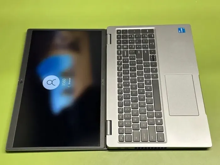 Ультрабук Dell Precision 3560 / 15.6" IPS / Core i5-1135G7 (4(8) ядра по 2.4-4.2 GHz) / 16GB DDR4 / 256GB SSD M.2 / Iris Xe Graphics / WebCam б/в - зображення 3