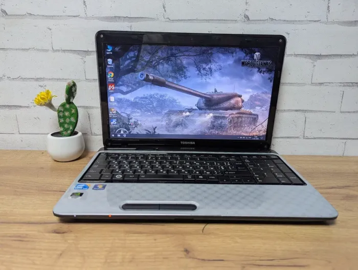 Ноутбук Б-клас Toshiba Satelite L750-13b / 15.6" (1366x768) TN / Intel Core i3-380M (2 (4) ядра по 2.53 GHz) / 8 GB DDR3 / 256 GB SSD / nVidia GeForce GT 525M, 1 GB GDDR3, 128-bit / WebCam / DVD-ROM б/в - зображення 2