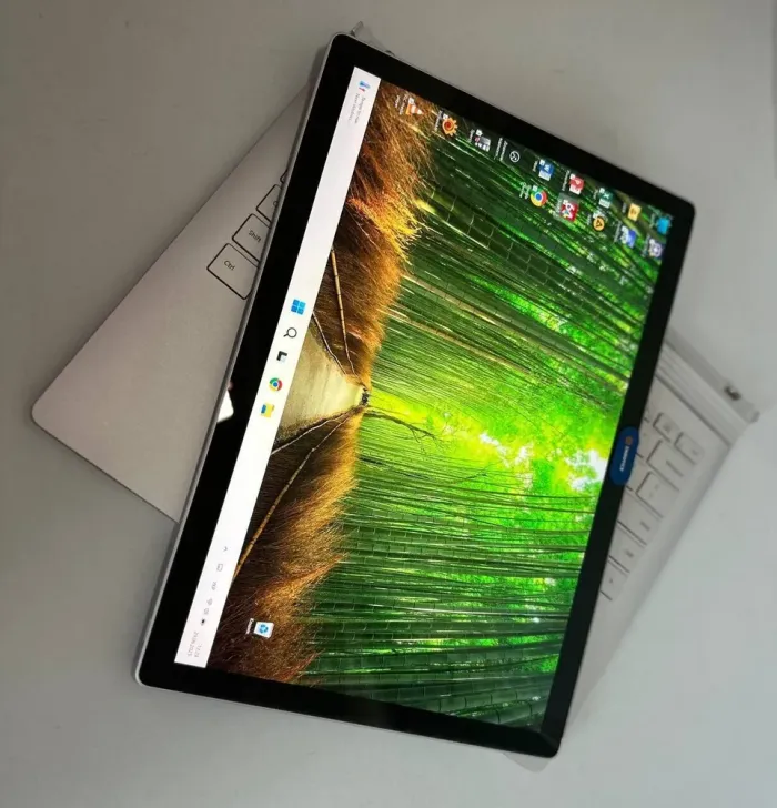 Ігровий ультрабук-трансформер Microsoft Surface Book 2 / 15.0" (3000x2000) IPS Touch / Intel Core i7-8650U (4 (8) ядра по 1.9 - 4.2 GHz) / 8 GB DDR4 / 256 GB SSD / nVidia GeForce GTX 1050, 2 GB GDDR5, 128-bit / WebCam / Win 11 Pro б/в - зображення 3