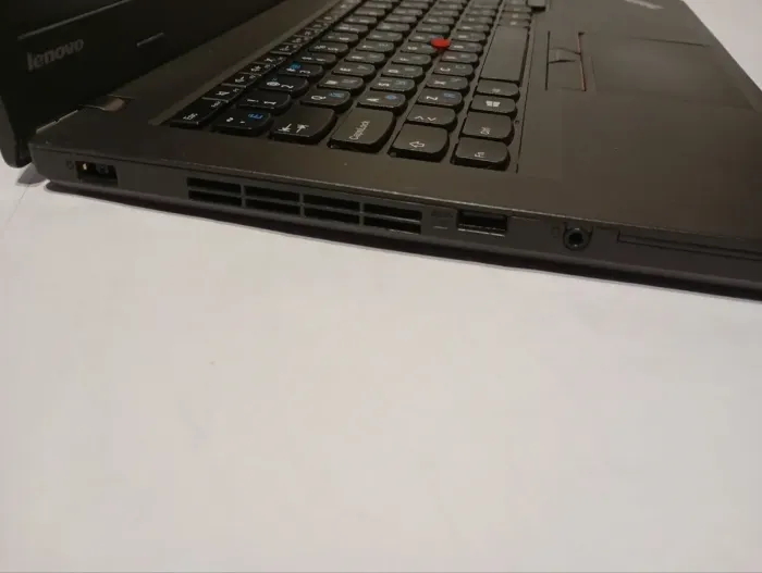 Ультрабук Б-клас Lenovo Thinkpad T450 / 14" (1920x1080) TN / Intel Core i5-5200U (2 (4) ядра по 2.2 - 2.7 GHz) / 8 GB DDR3 / 120 GB SSD / Intel HD Graphics 5500 / WebCam б/в - зображення 5