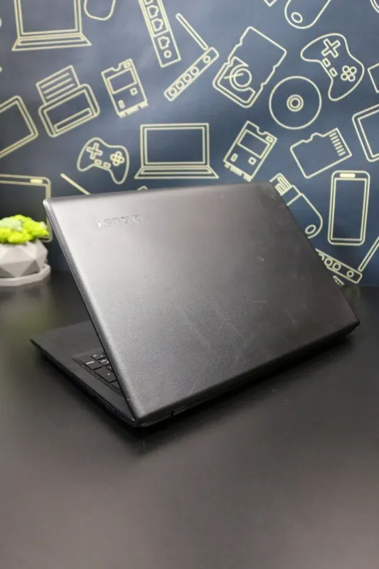 Ноутбук Lenovo IdeaPad 110-15ACL / 15.6" TN / AMD E1-7010 (2 ядра по 1.5GHz) / 4GB DDR3 / 120GB SSD / Radeon R2 Graphics / WebCam б/в - зображення 6