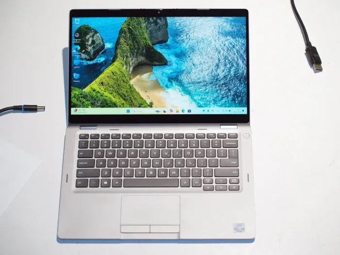 Ультрабук-трансформер Б-клас Dell Latitude 5310 2-in-1 / 13.3" (1920x1080) IPS Touch / Intel Core i7-10610U (4 (8) ядра по 1.8 - 4.9 GHz) / 16 GB DDR4 / 512 GB SSD / Intel UHD Graphics / WebCam б/в - зображення 4