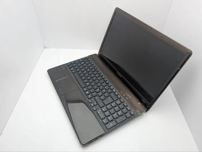 Ноутбук Sony VPC EB1C5E / 15.6" (1920x1080) TN / Intel Core i5-520M (2 (4) ядра по 2.4 - 2.9 GHz) / 8 GB DDR3 / 500 GB HDD / AMD Radeon HD 5650, 1 GB GDDR3, 128-bit / WebCam / DVD-ROM б/в - зображення 7