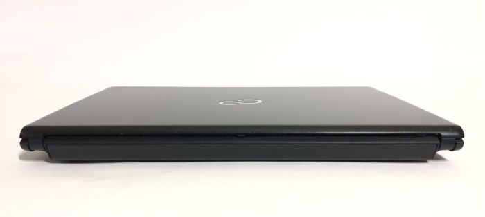 Ноутбук Б-клас Fujitsu LifeBook E756 / 15.6" (1920x1080) IPS / Intel Core i5-8250U (4 (8) ядра по 1.6 - 3.4 GHz) / 8 GB DDR4 / 256 GB SSD / Intel UHD Graphics 620 / WebCam / Win 10 Pro б/в - зображення 3