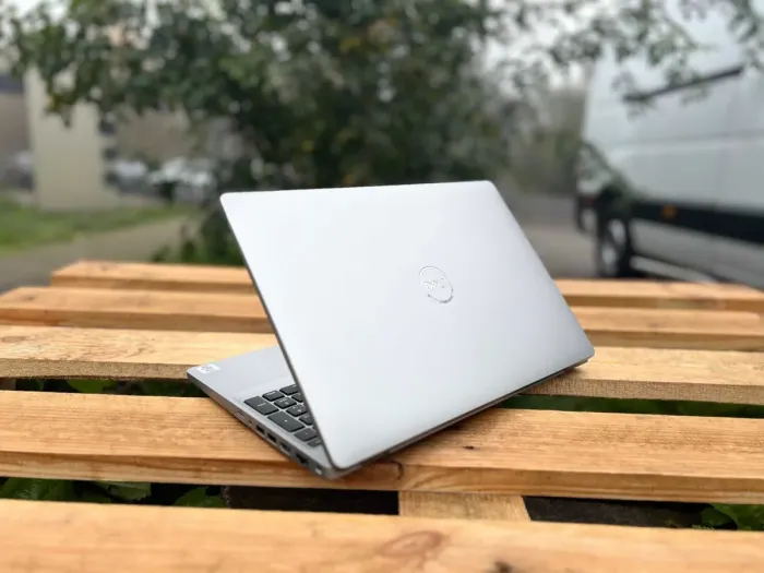 Ноутбук Dell Latitude 5510 / 15.6" (1920x1080) IPS / Intel Core i5-10310U (4 (8) ядра по 1.7 - 4.4 GHz) / 16 GB DDR4 / 256 GB SSD / Intel UHD Graphics 620 / WebCam б/в - зображення 8