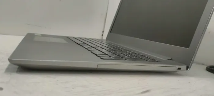 Ігровий ноутбук Б-клас Lenovo IdeaPad 520-15IKB / 15.6" (1920x1080) IPS / Intel Core i7-7500U (2 (4) ядра по 2.7 - 3.5 GHz) / 8 GB DDR4 / 256 GB SSD / nVidia GeForce 940MX, 2 GB DDR3, 64-bit / WebCam / АКБ NEW б/в - зображення 6