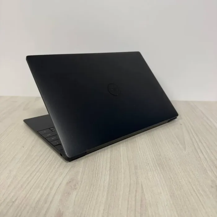 Ультрабук Dell XPS 13 Plus 9320 / 13.4" (3456x2160) OLED Touch / Intel Core i5-1240P (12 (16) ядер по 1.7 - 4.4 GHz) / 16 GB DDR5 / 512 GB SSD NVMe / Intel Iris Xe Graphics / WebCam б/в - зображення 6