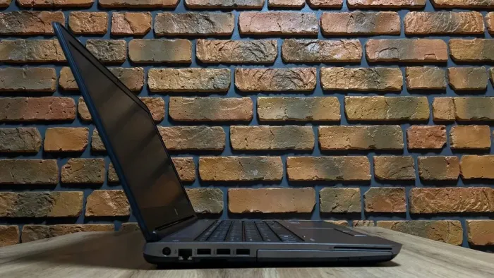 Ноутбук HP ProBook 650 G1 / 15.6" (1366x768) TN / Intel Core i5-4210M (2 (4) ядра по 2.6 - 3.2 GHz) / 8 GB DDR3 / 256 GB SSD / Intel HD Graphics 4600 / WebCam / DVD-ROM / VGA б/в - зображення 7