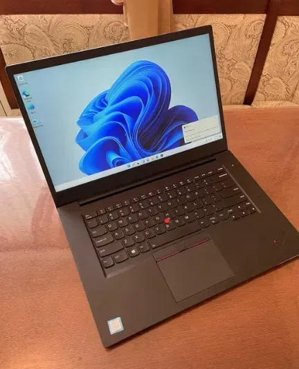 Робоча станція Lenovo ThinkPad P1 / 15.6" (1920x1080) IPS / Intel Core i7-8750H (6 (12) ядер по 2.2 - 4.1 GHz) / 16 GB DDR4 / 256 GB SSD / nVidia Quadro P1000, 4 GB GDDR5, 128-bit / WebCam б/в - зображення 2