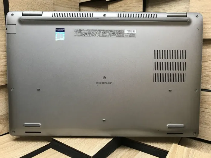 Ноутбук Б-клас Dell Latitude 5530 / 15.6" (1920x1080) IPS / Intel Core i5-1235U (10 (12) ядер по 1.3 - 4.4 GHz) / 16 GB DDR4 / 240 GB SSD M.2 / Intel Iris Xe Graphics / USB 3.2 / HDMI / Windows 10 б/в - зображення 9