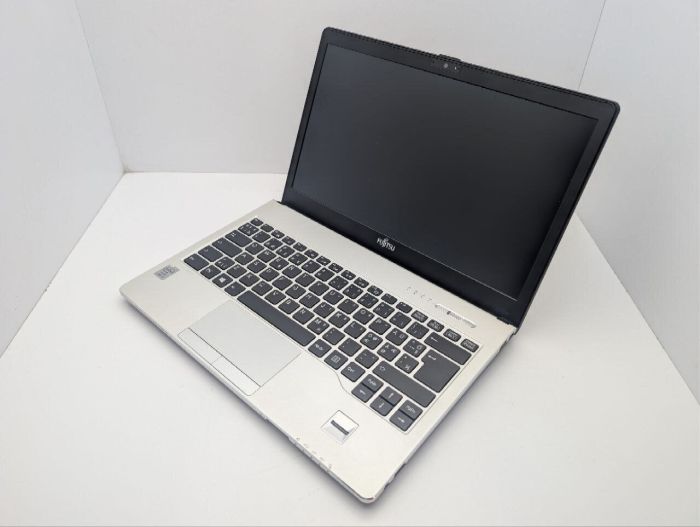 Ультрабук Fujitsu LifeBook S935 / 13.3" (1920x1080) IPS / Intel Core i5-5200U (2 (4) ядра 2.2 - 2.7 GHz) / 8 GB DDR3 / 256 GB SSD / Intel HD Graphics 5500 / WebCam б/в - изображение 7