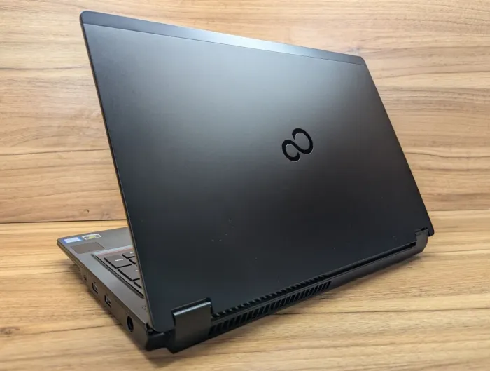 Мобільна робоча станція Fujitsu Celsius H780 / 15.6" (1920x1080) IPS / Intel Core i7-8750H (6 (12) ядер по 2.2 - 4.1 GHz) / 48 GB DDR4 / 512 GB SSD / nVidia Quadro P600, 4 GB GDDR5, 128-bit / WebCam / Fingerprint / Windows 10 б/в - зображення 6