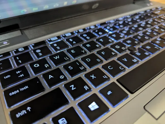 Ультрабук Б-клас HP EliteBook 840 G4 / 14" (1920x1080) IPS Touch / Intel Core i5-7300U (2 (4) ядра по 2.6 - 3.5 GHz) / 8 GB DDR4 / 240 GB SSD / Intel HD Graphics 620 / WebCam / Fingerprint / Windows 10 б/в - зображення 6