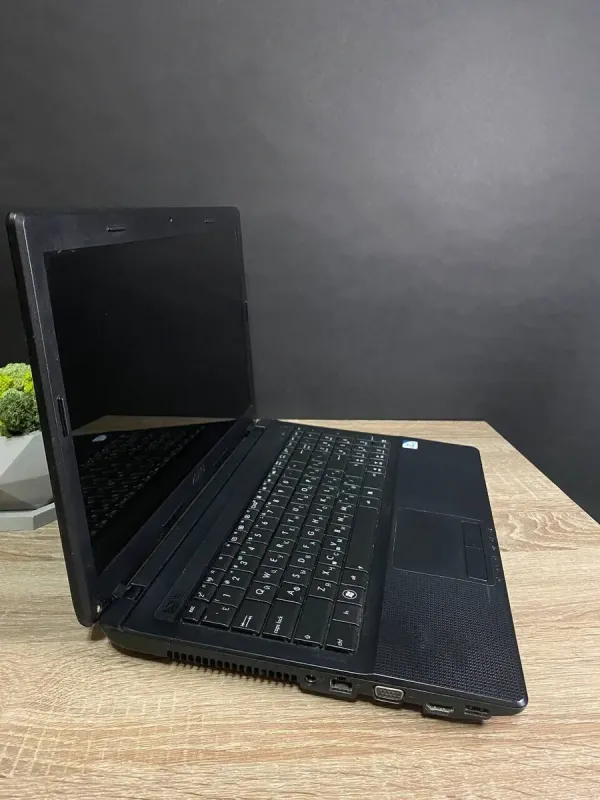 Ноутбук Б-клас Asus X54C / 15.6" (1366x768) TN / Intel Core i3-2330M (2 (4) ядра по 2.2 GHz) / 8 GB DDR3 / 128 GB SSD / Intel HD Graphics 3000 / WebCam / АКБ не тримає б/в - зображення 4