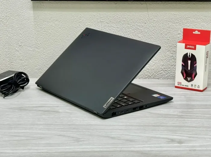 Ультрабук Lenovo ThinkPad T14 Gen 4 / 14" (1920x1200) IPS / Intel Core i5-1345U (10 (12) ядер по 3.5 - 4.7 GHz) / 16 GB DDR5 / 256 GB SSD M.2 / Intel Iris Xe Graphics / WebCam б/в - зображення 5