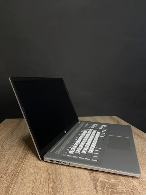 Ноутбук Б-клас HP 17-cp0279 / 17.3" (1920x1080) TN / AMD Ryzen 7 5700U (8 (16) ядер по 1.8 - 4.3 GHz) / 16 GB DDR4 / 512 GB SSD M.2 / AMD Radeon RX Vega 8 / WebCam / Win 11 б/в - зображення 4