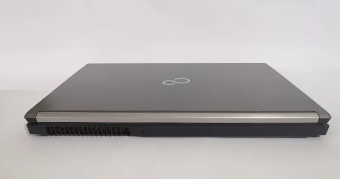 Робоча станція Б-класс Fujitsu Celsius H730 / 15.6" IPS / Intel Core i7-4600M (2(4) ядра по 2.9-3.6 GHz) / 8GB DDR3 / 256GB SSD / Quadro K1100M, 2GB GDDR5, 128-bit / WebCam / VGA б/в - зображення 8