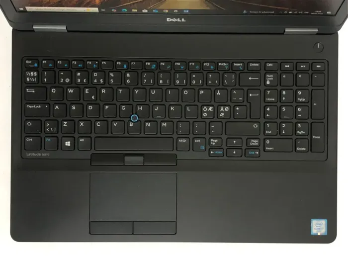 Ігровий ноутбук Б-клас Dell Latitude E5570 / 15.6" (1920x1080) IPS / Intel Core i7-6820HQ (4 (8) ядра по 2.7 - 3.6 GHz) / 16 GB DDR4 / 256 GB SSD / AMD Radeon R7 M370, 2 GB GDDR5, 128-bit / WebCam / Win 10 Pro б/в - зображення 8