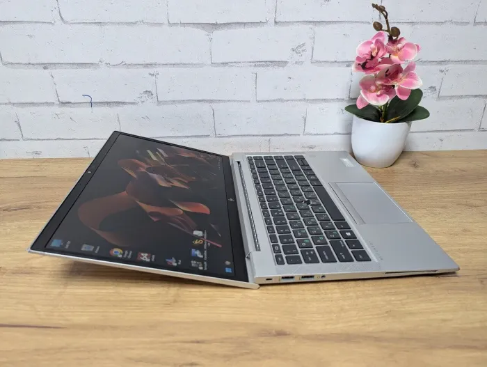 Ультрабук Б-клас HP EliteBook 845 G8 / 14" (1920x1080) TN / AMD Ryzen 5 Pro 5650U (6 (12) ядер по 2.3 - 4.2 GHz) / 16 GB DDR4 / 256 GB SSD / AMD Radeon Graphics / WebCam б/в - зображення 8