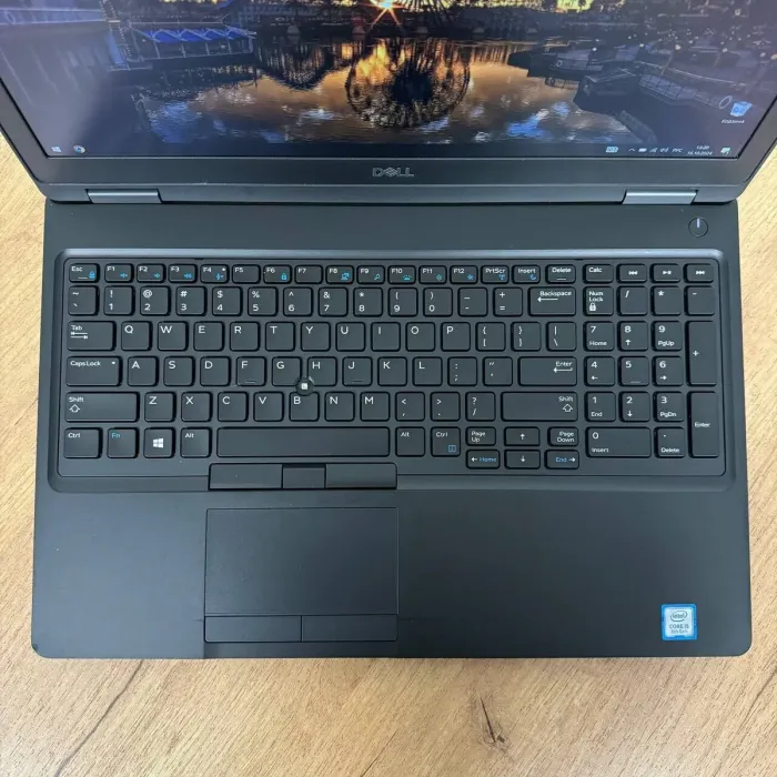 Ноутбук Б-клас Dell Latitude 5590 / 15.6" (1920x1080) IPS / Intel Core i5-8250U (4 (8) ядра по 1.6 - 3.4 GHz) / 8 GB DDR4 / 128 GB SSD / Intel UHD Graphics 620 / WebCam б/в - зображення 7